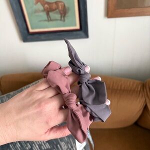 Vuori Set of 2 Bow Scrunchies